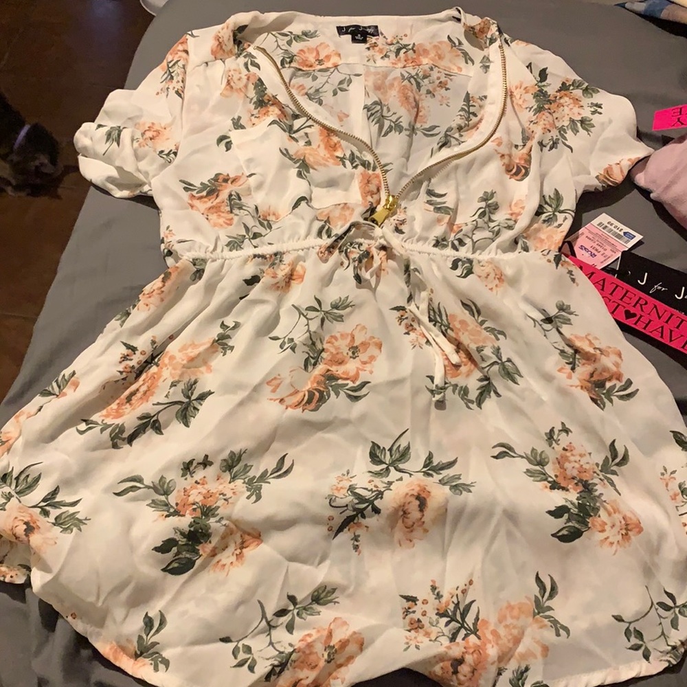 (SOLD) Brand new with tags dressy maternity shirt🤰🏼